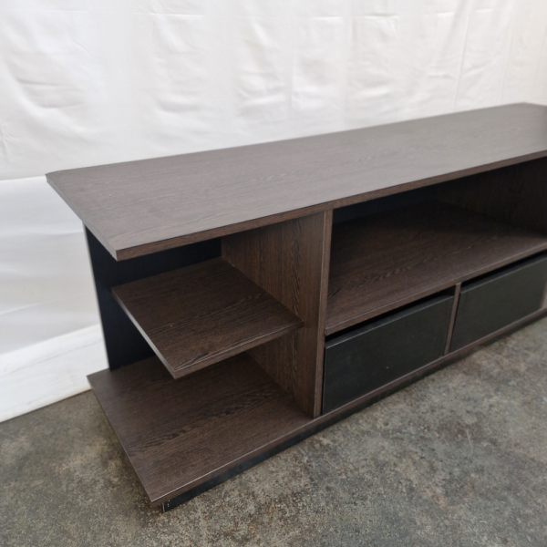 L30 - Cleveland Plasma Stand - 02 Cleveland Plasma TV Stand