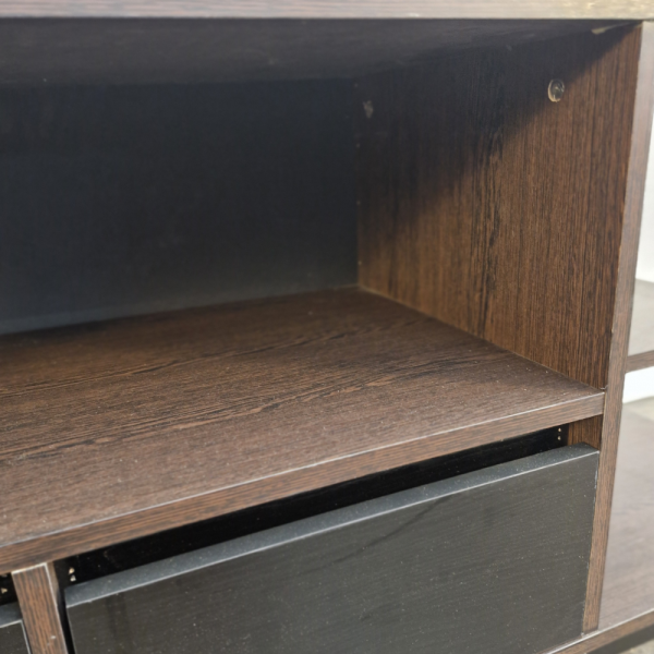 L30 - Cleveland Plasma Stand - 05 Cleveland Plasma TV Stand