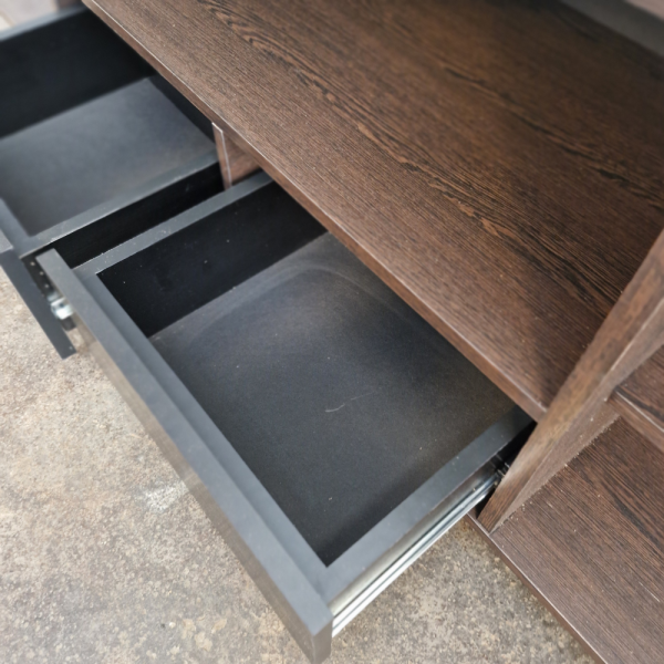 L30 - Cleveland Plasma Stand - 09 Cleveland Plasma TV Stand