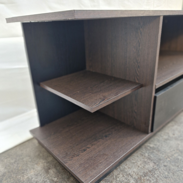 L30 - Cleveland Plasma Stand - 10 Cleveland Plasma TV Stand