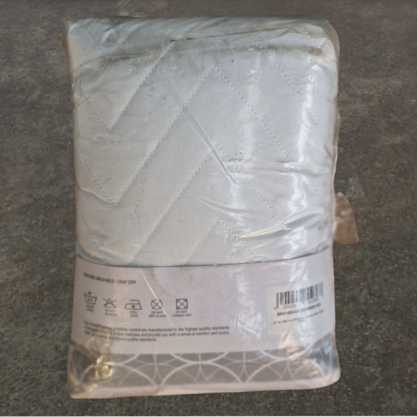 LOT 19 Main3 Quilted Queen Mattress Protector
