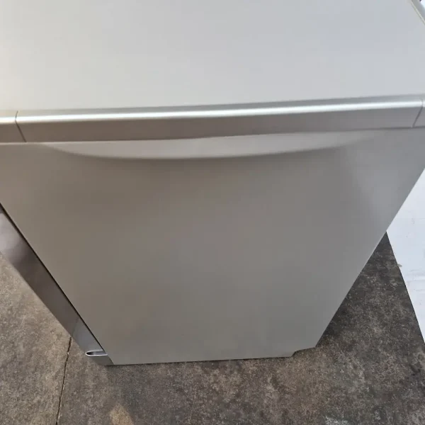 Lot 102 - Midea 14 Place Deluxe Dishwasher Stainless Steel 2 Midea 14 Place Deluxe Dishwasher Stainless Steel