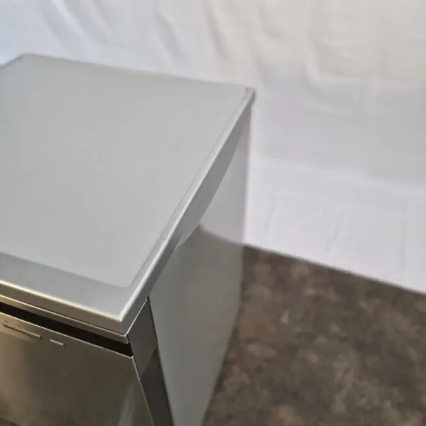Lot 102 - Midea 14 Place Deluxe Dishwasher Stainless Steel 6 Midea 14 Place Deluxe Dishwasher Stainless Steel