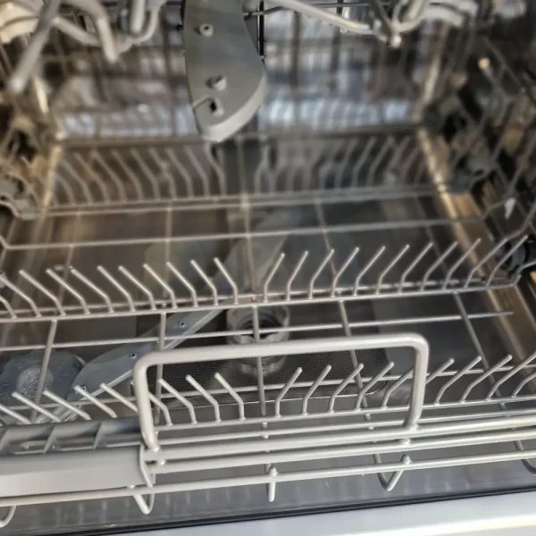 Lot 102 - Midea 14 Place Deluxe Dishwasher Stainless Steel 9 Midea 14 Place Deluxe Dishwasher Stainless Steel