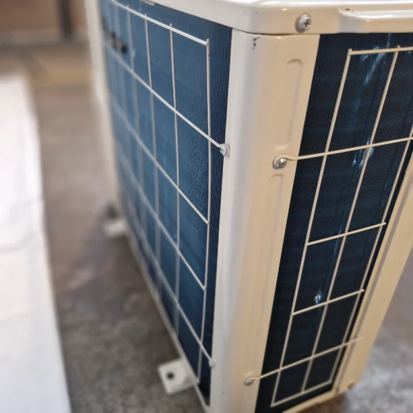 Lot 54 (8) Defy Inverter External Unit