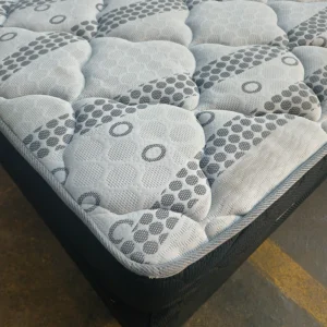 Cozy Nights Turnberry Queen Base Set
